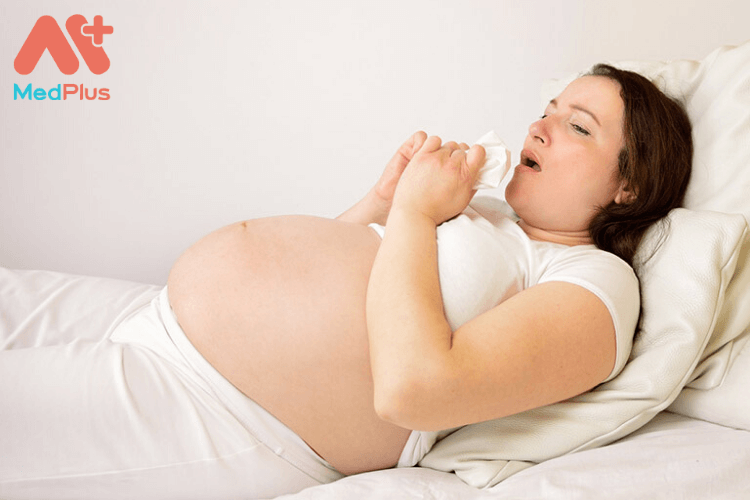 Bị nhiễm trùng đường hô hấp khi mang thai phải làm gì?