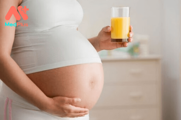 Phụ nữ mang thai uống sinh tố có tốt không