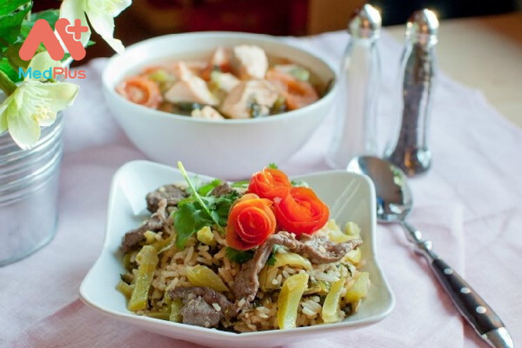 Cách làm cơm rang dưa chua thịt bò