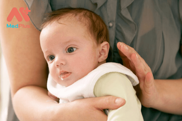 Cách điều trị cho trẻ sơ sinh bị viêm phổi
