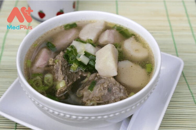 Trổ tài nấu canh thịt bò khoai môn thơm ngon