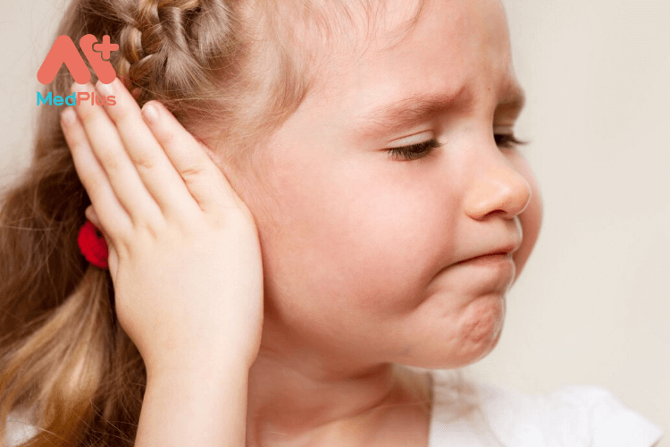 Nhận biết triệu chứng trẻ nhỏ bị ù tai