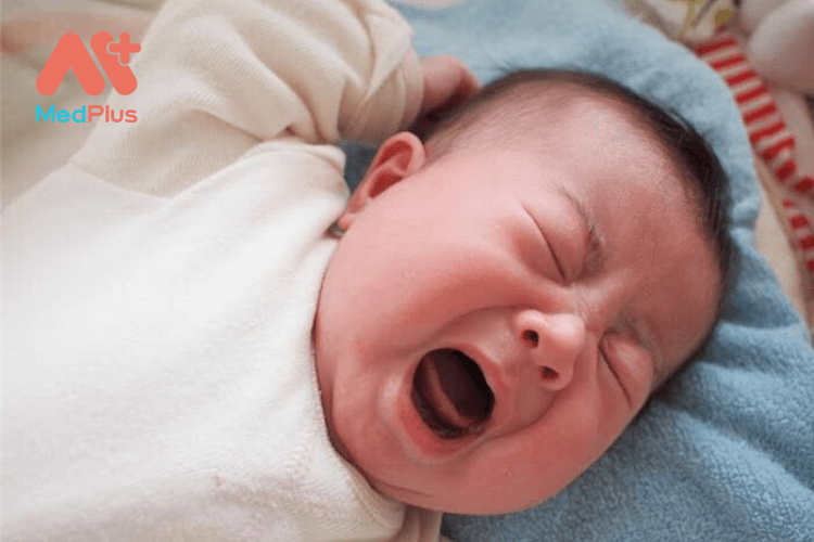 Dấu hiệu nhận biết trẻ sơ sinh, trẻ mới sinh bị viêm họng