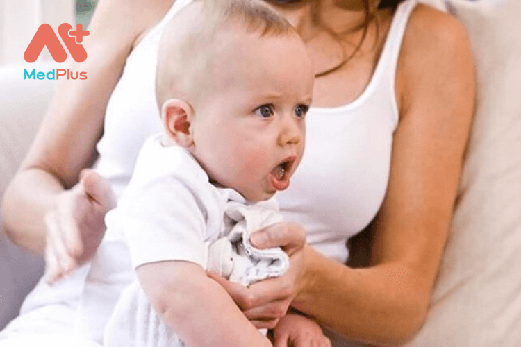 Dấu hiệu khi trẻ sơ sinh bị khó thở