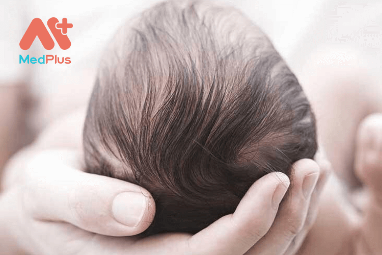 Điều trị tại nhà cho trẻ bị rụng tóc