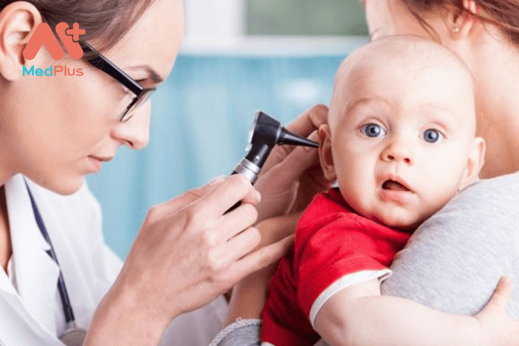 Điều trị cho trẻ sơ sinh bị viêm tai giữa