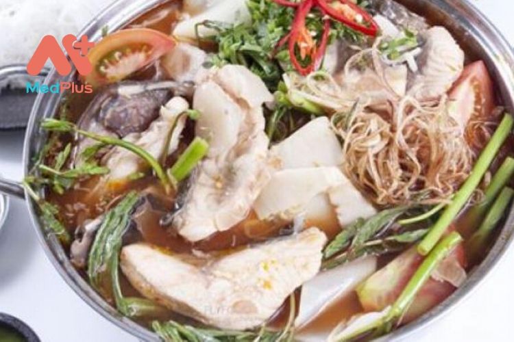 Món lẫu cá bớp măng chua cay nồng hấp dẫn