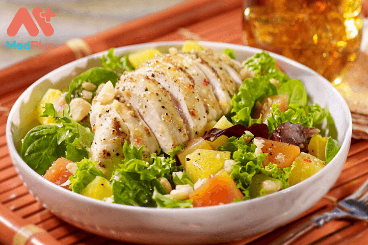 Lưu ý khi ăn salad gà rau củ để đảm bảo sức khỏe
