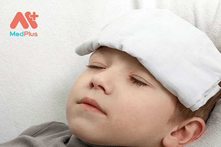 Trẻ nhỏ bị sốt rét có sao không?