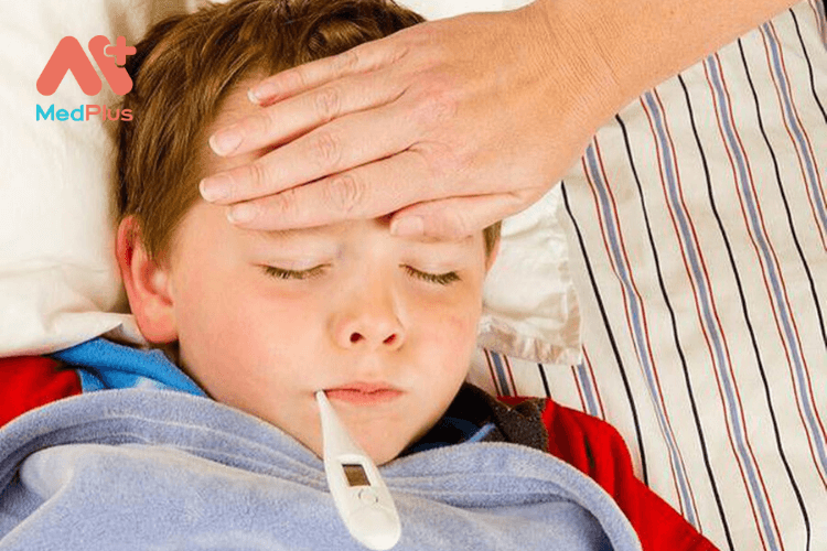 Trẻ nhỏ bị viêm màng não có sao không?
