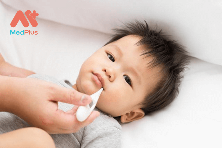 Trẻ sơ sinh bị sốt có sao không?
