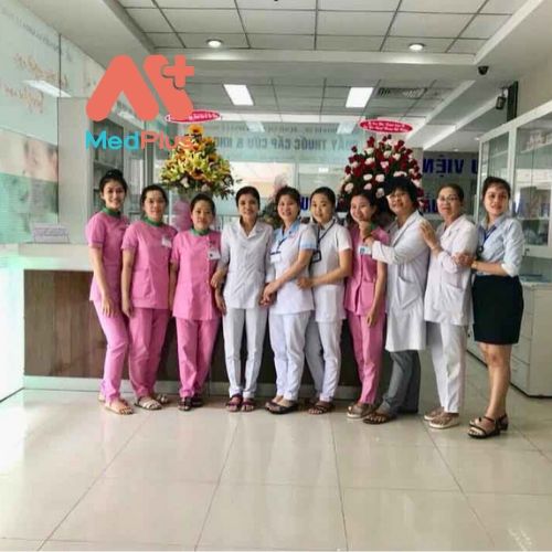 Đội ngũ y, bác sĩ tại bv