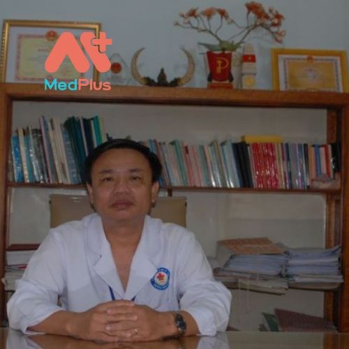 Bác sĩ tại TTYT huyện Tánh Linh