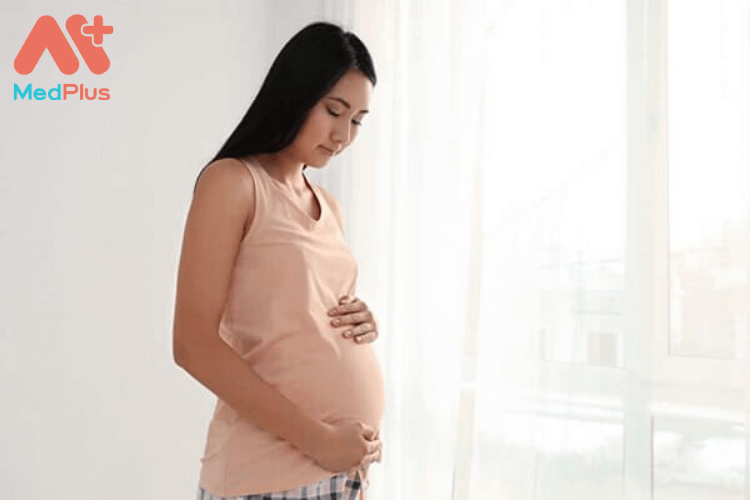 Mẹ bầu bị thai nhiệt phải làm sao?