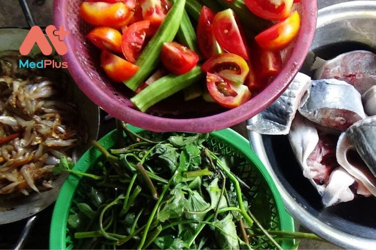 Học cách làm món cá trê om rau muống đơn giản mà đưa cơm
