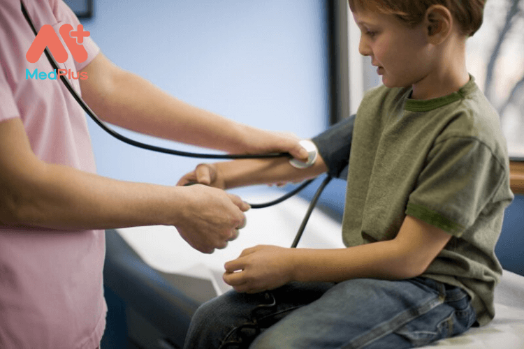 Chữa trị cho trẻ bị huyết áp thấp