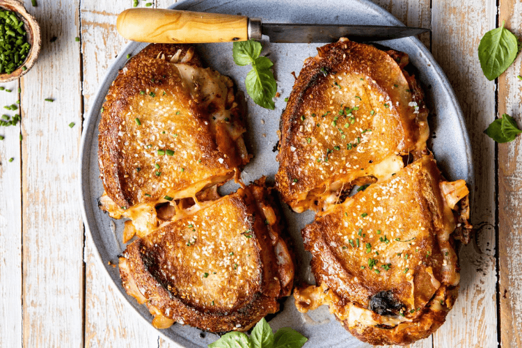 Bữa sáng đơn giản mà ngon miệng với món bánh mì bò phô mai 132 Bánh mì bò phô mai