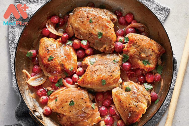 Cách chọn nguyên liệu làm gà áp chảo sốt nho