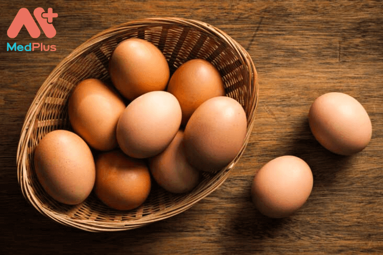 Thực phẩm giàu đạm cho bà bầu: trứng gà
