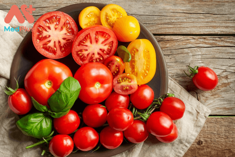 Cà chua là một trong những thực phẩm giàu vitamin E cho bà bầu
