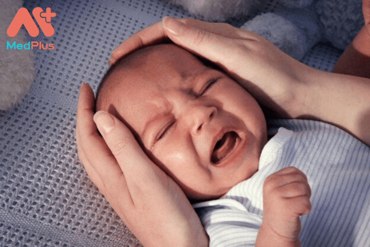 Trẻ nhỏ bị khó ngủ có sao không?