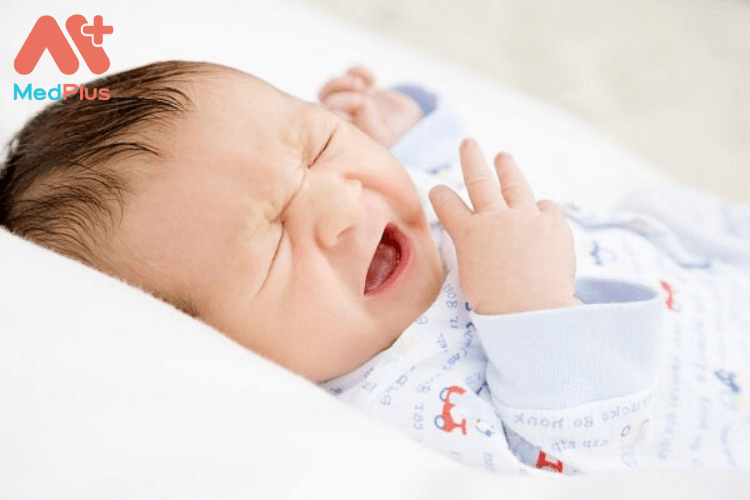 Trẻ sơ sinh bị thở khò khè có sao không?