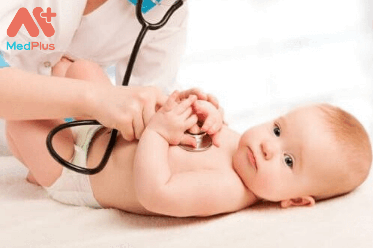 Trẻ sơ sinh bị thở rút lõm có sao không?