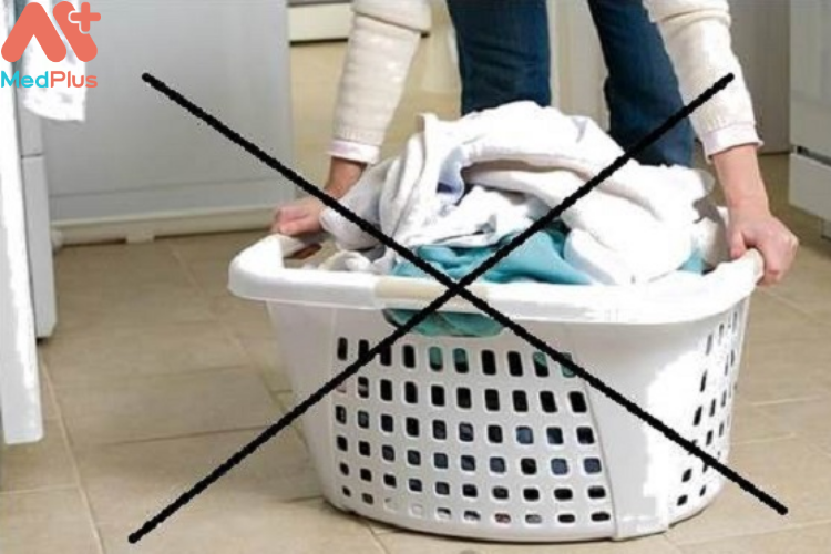 Không giặt đồ chung với người bị ghẻ để tránh lây lan