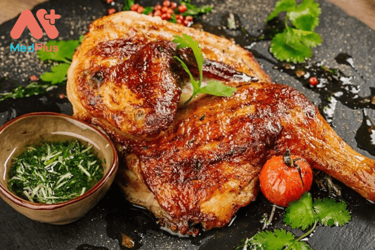 Bà bầu bị hoa mắt nên ăn gì ? Hoa mắt chóng mặt ở mẹ bầu 130 Thịt gà là một loại thực phẩm bổ dưỡng