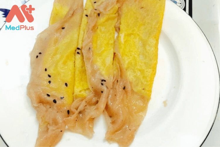 Học cách làm bánh cuốn trứng gà ngon như ngoài hàng 129 Bữa sáng nóng hổi với bánh cuốn trứng gà
