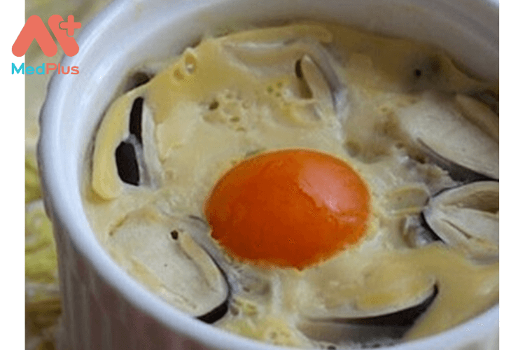 Công dụng nấm rơm hấp trứng muôí