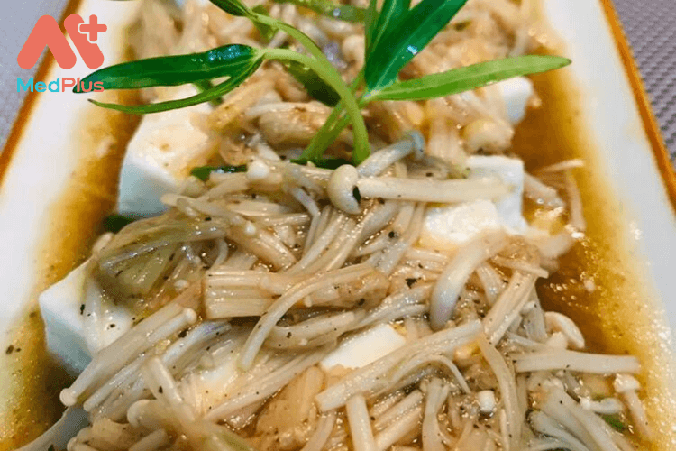 Đậu hũ sốt nấm kim châm