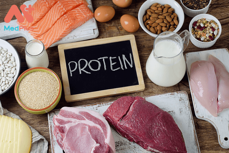 Mẹ bầu bị đau xương cụt nên ăn gì: Protein