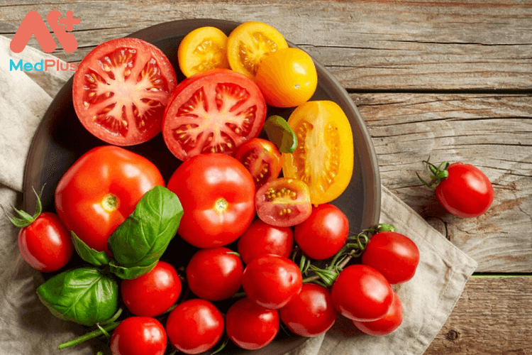 Mẹ bầu bị vàng da nên ăn gì: Cà chua