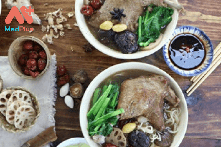 Mẹo nấu món vịt tiềm sen nấm đông cô