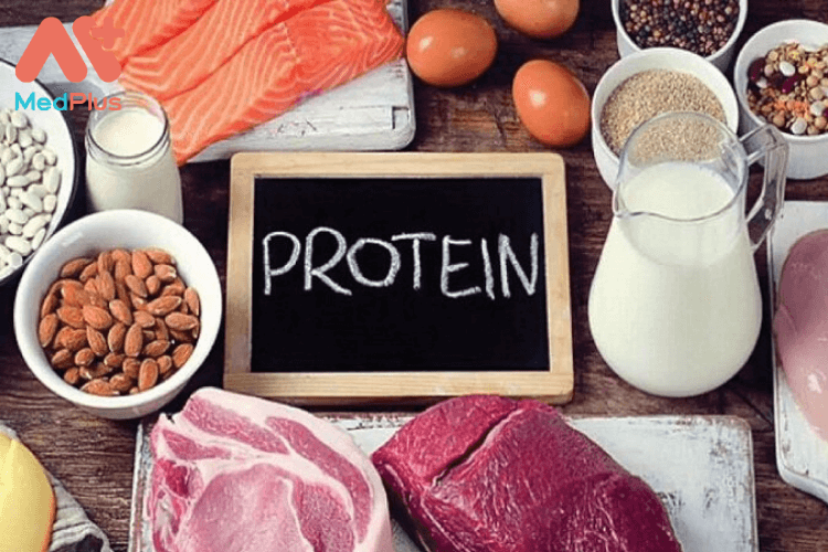 Cung cấp protein 3 tháng cuối giúp cơ thể bé mạnh khỏe hơn.