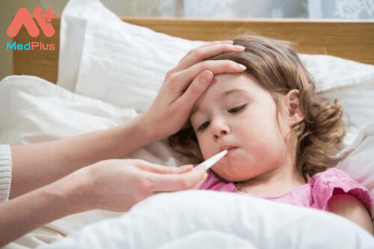 Phương pháp chăm sóc cho trẻ bị sốt an toàn và hiệu quả