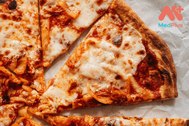 Pizza kim chi - một trong những gợi ý tuyệt vời của danh sách món ăn từ kim chi