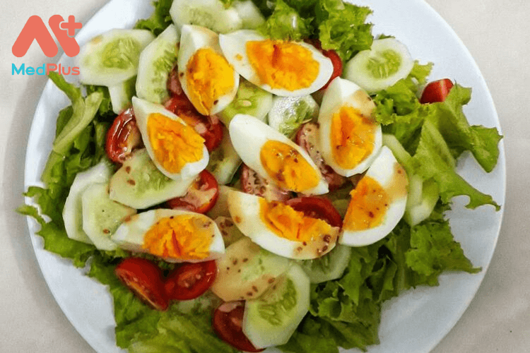 Salad rau củ trộn trứng