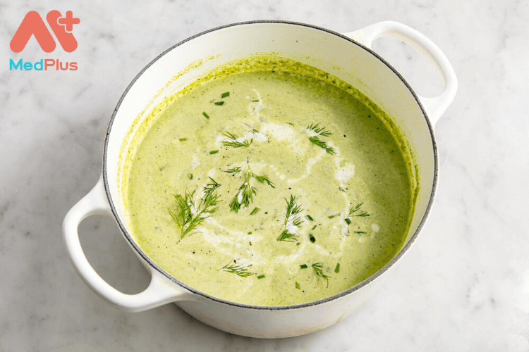 Cháo, cơm nấu mềm, súp, thức ăn lỏng là những món ăn cho bà bầu bị đầy hơi