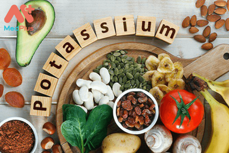 Thực phẩm cho mẹ bầu bị phù chân: Potassium