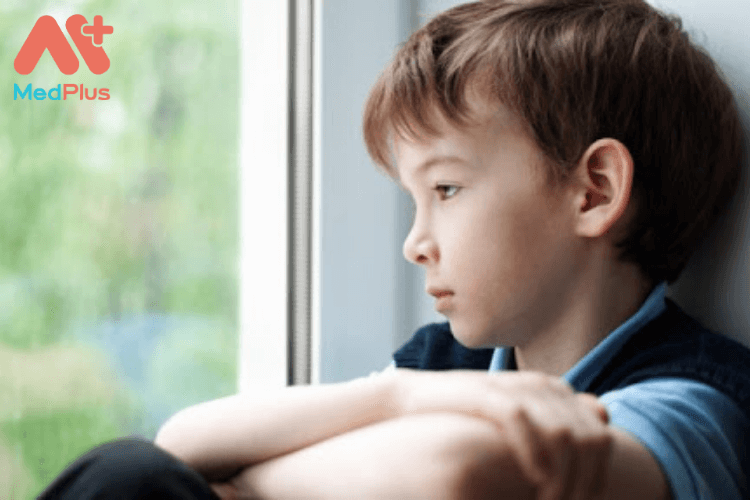 Trẻ nhỏ bị ít nói có sao không? 