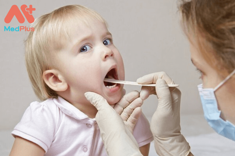 Trẻ nhỏ bị sún răng phải làm sao