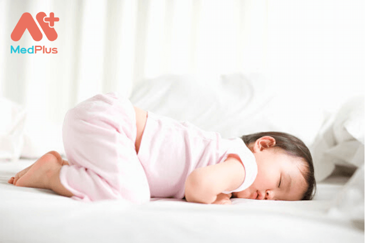 Giúp trẻ phát triển khi ngủ riêng