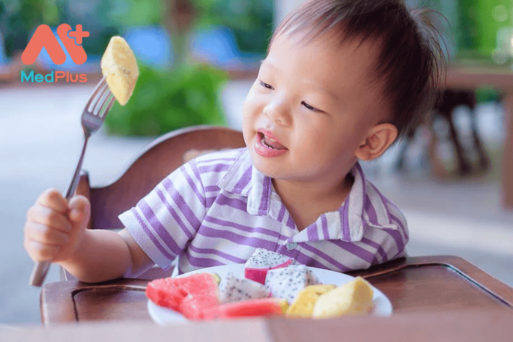 Bổ sung dưỡng chất cho trẻ khi ăn thơm