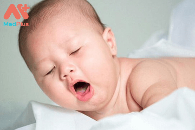 cách chăm sóc trẻ bị trào ngược dạ dày tại nhà