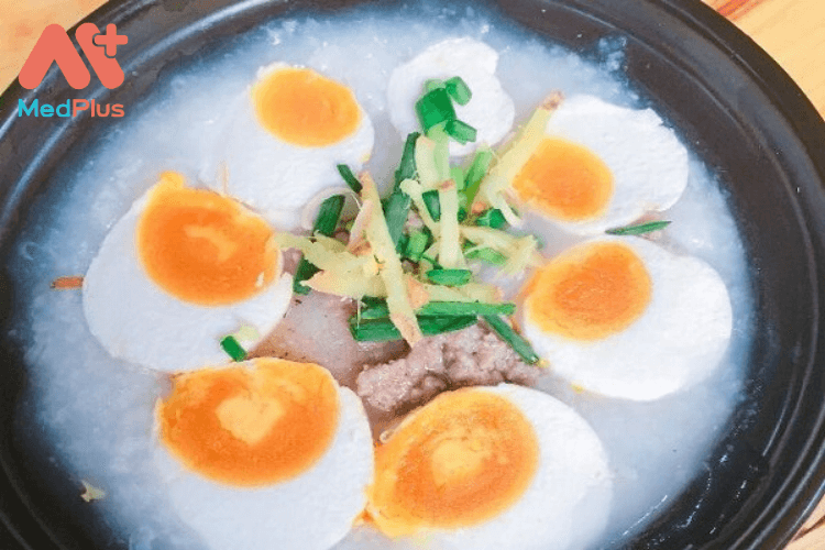 Cách nấu cháo thịt bò trứng muối 