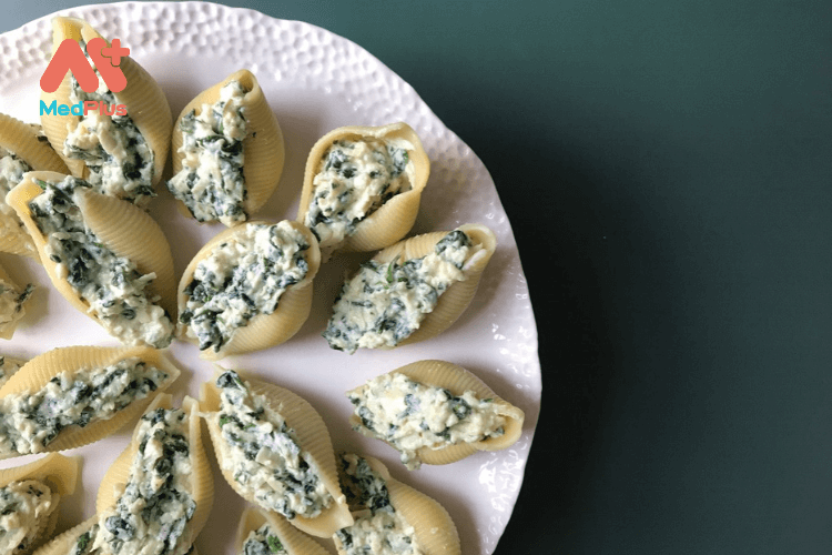 Đổi gió với các món ăn từ nui conchiglie thật lạ mắt mà ngon miệng 132 Conchiglie-rau-bina