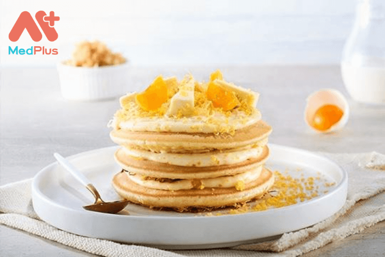 Công dụng bánh pancake trứng muối chà bông 