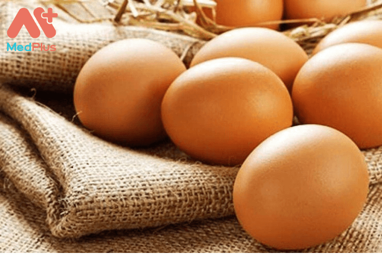 Mẹ bầu bị đau mắt đỏ nên ăn gì: Trứng gà